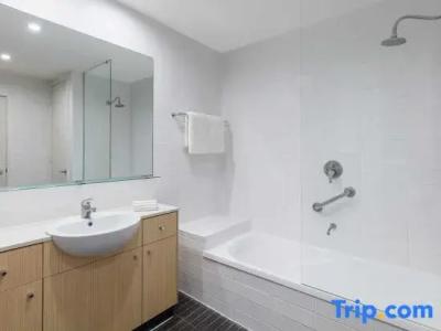 Adina Apartment Barrack Plaza - 132