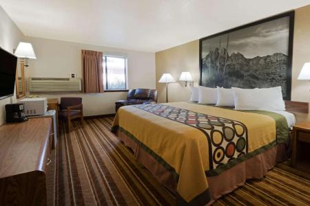 Super 8 by Wyndham/White Sands Area - 19