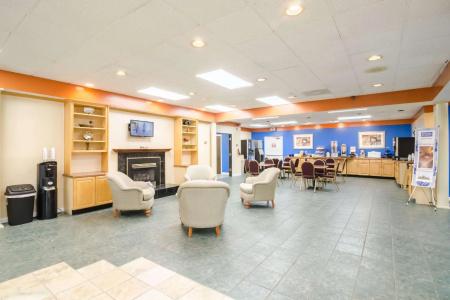 Rodeway Inn & Suites Southeast - 10