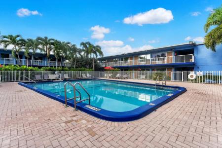 Rodeway Inn & Suites Fort Lauderdale Airport & Cruise Port - 19