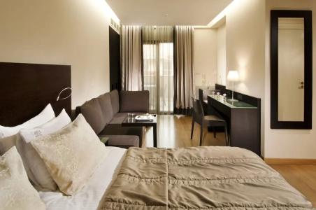 o&b Athens Boutique - 122