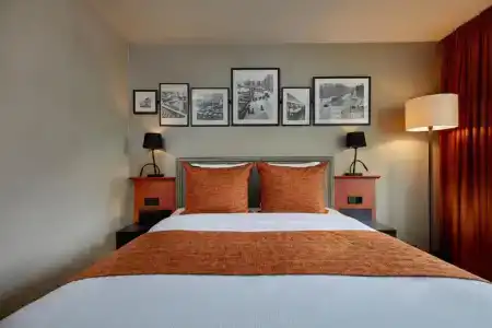 Carlton Square - 61