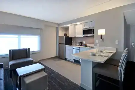 Homewood Suites by Hilton-City Avenue - 10