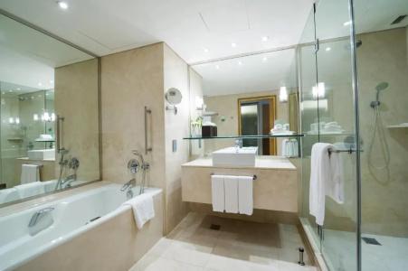 Holiday Inn Bangkok Silom, An Ihg- Sha Extra Plus - 36
