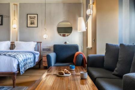 Ansen and Suites - 184