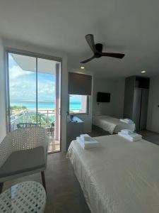 Avyanna Gulhi Beach - 14