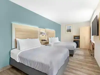 Microtel Inn by Wyndham - 43