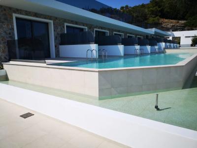 Zoes & Suites - 136