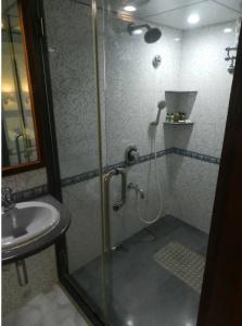 The Emerald & Executive - 63