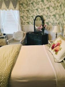 Albemarle Inn - - 2