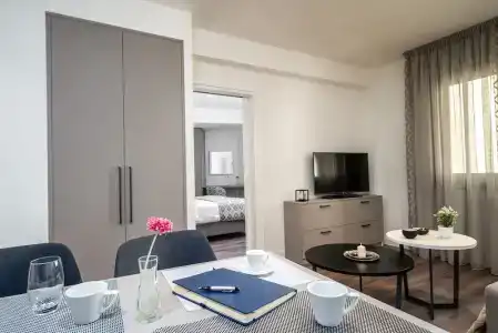 Urban Nest - Suites & - 66
