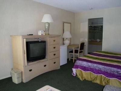 Vagabond Inn - 12