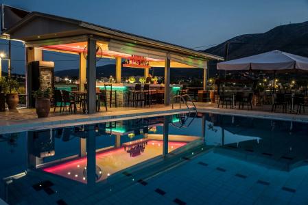 Aphrodite Studios & Suites - 3