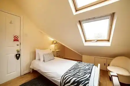 Lonsdale Guest House - 19