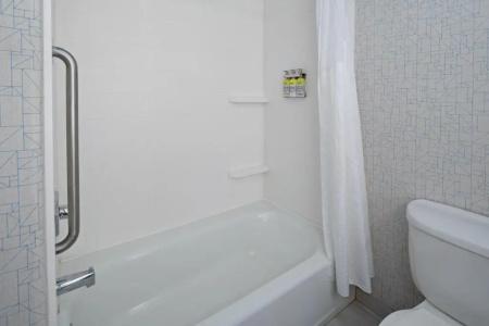 Holiday Inn Express South, An Ihg - 26