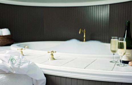 1801 First Luxury Inn - 25