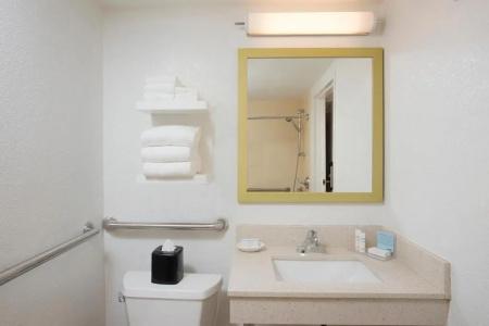 Hampton Inn Hilton Head - 40