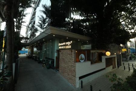 Monarch Luxur - Infantry Road - 20
