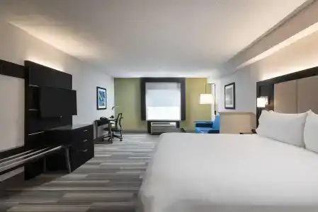Holiday Inn Express & Suites i-95 & i-20 Civic Ctr, An Ihg - 46