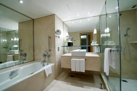 Holiday Inn Bangkok Silom, An Ihg- Sha Extra Plus - 58