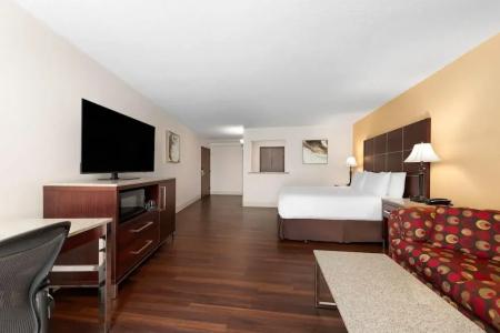 Wyndham Riverfront - 78