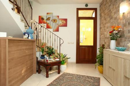 Coralia Bed & Breakfast - 16