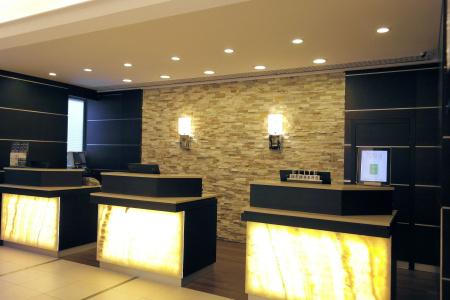 Courtyard by Marriott Düsseldorf Seestern - 1
