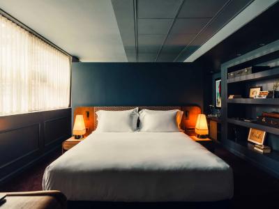 Aethos Milan - 101