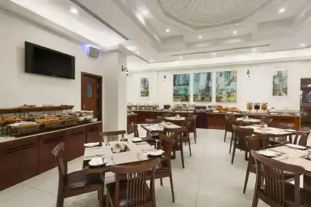 Ramada by Wyndham Beach Ajman - 18
