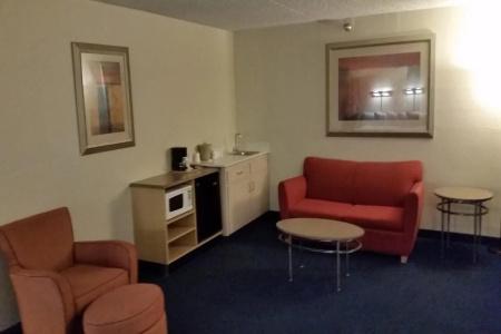 Red Roof Inn Plus + Phoenix West - 18