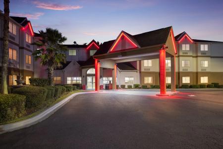 Red Roof Inn Plus+ & Suites Savannah – i-95 - 13