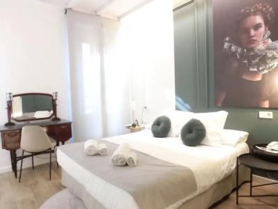 Les Monges Palace Boutique - 80