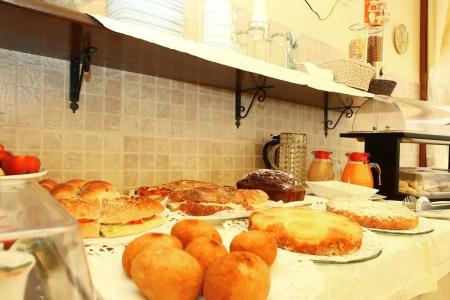 Coralia Bed & Breakfast - 10