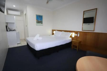 Reign Inn - 128