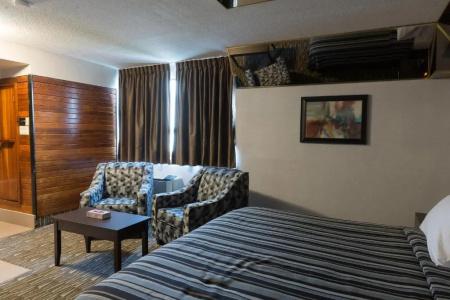 Deluxe Inn - 44