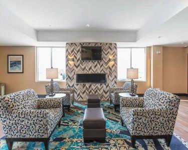 Comfort Inn & Suites Airport North - 3