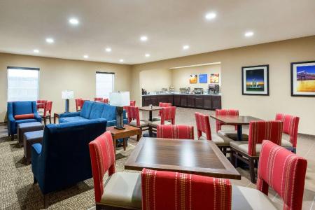 Comfort Inn & Suites Airport - 18