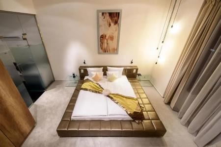 Karoly Corner Residences - 77