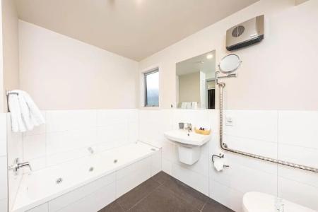 315 Riccarton - 139