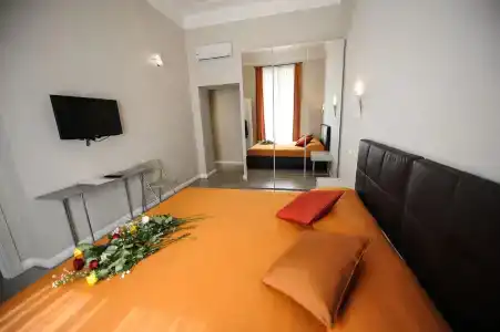The Roman Empire Guesthouse - 5