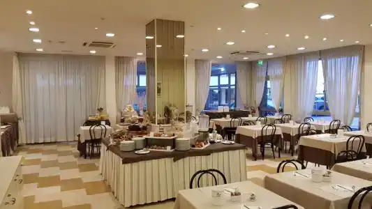 Majorca con Ristorante in Centro a Riccione - 20