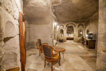 Hera Cave Suites - 12