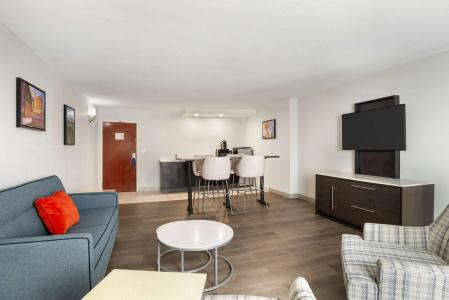 Best Western Premier City Gateway - 83