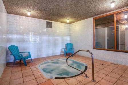 Days Inn by Wyndham - 16
