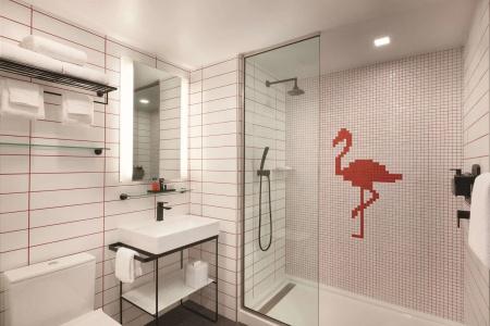 Radisson Red Miami Airport - 8