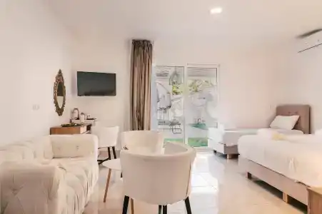 Bamboo Suites Boutique - 0