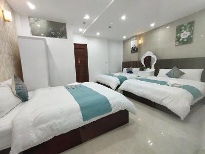Ngan Pho Studio & - 30