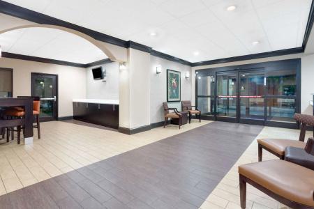 Baymont by Wyndham Riverwatch - 1