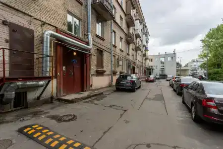 на Елизарова 11 - 1
