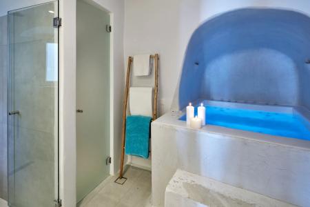 Cosmopolitan Suites - Small Luxurys of the World - 14